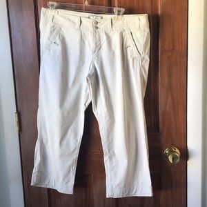American Eagle Capri pants